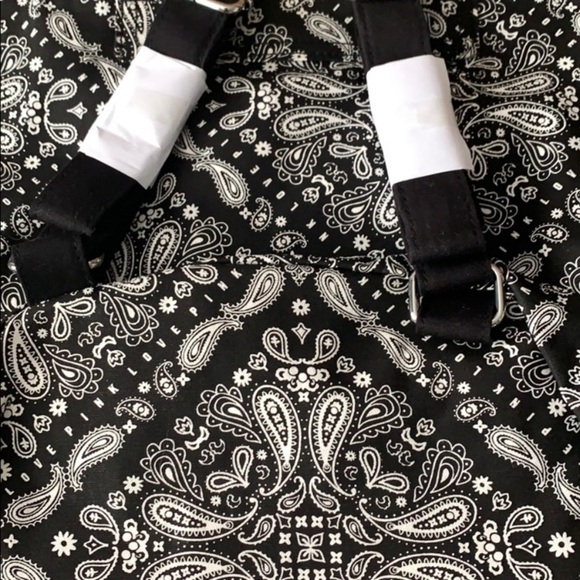 🆕 Victoria Secret “not so mini” mini Backpack NWT final markdown - Picture 6 of 10